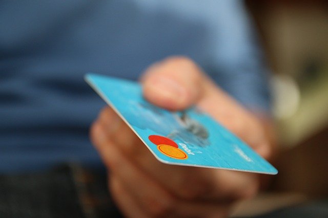 Kreditní karty jsou úžasný vynález, zamezit nakupování Vám ale nepomohou